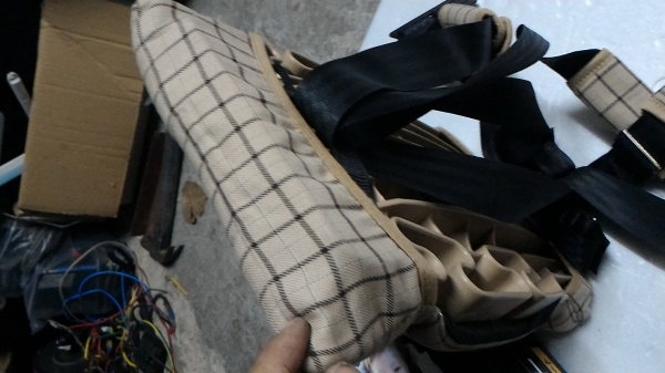 เบาะ Travel Vest เสริมเรื่องความปลอดถัยในการรัดเข็มขัดในรถให้เด็ก