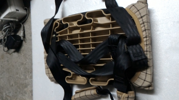 เบาะ Travel Vest เสริมเรื่องความปลอดถัยในการรัดเข็มขัดในรถให้เด็ก