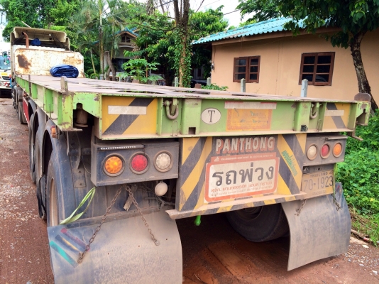 ขายด่วน รถสิบล้อหัวลากพร้อมหางพื้นเรียบสามเพลา.   Hino. 380. ปี 52 สภาพดีมากพร้อมใช้งาน. เอกสารพร้อม