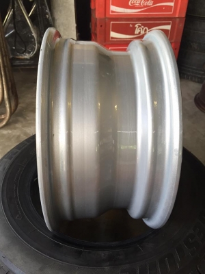 ล้อBenz เดิมสวยๆ ติดมากับรถทำสีให้ใหม่ใส่สวยๆเลยครับ