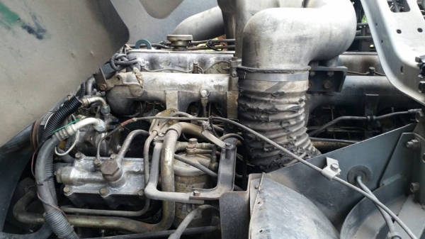 ขายหัวลากสิบล้อสองเพลา Nissan 431 250 turbo