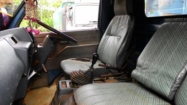 หกล้อ อีซูซุ NPR115โบว์ หัวตาหวาน ดั้ม5คิว สามมิตรแท้3.80ม สวยพร้อมใช้ พร้อมโอน ราคา 375,000บ หกล้อ อีซูซุ NPR115โบว์ หัวตาหวาน ดั้ม5คิว สามมิตรแท้3.80ม สวยพร้อมใช้ พร้อมโอน ราคา 375,000บ