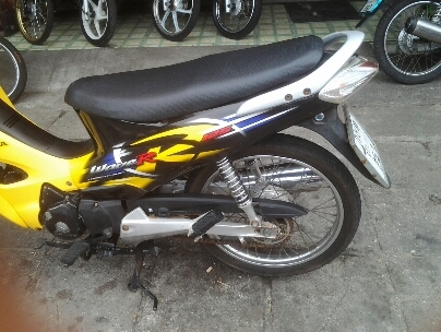 เวฟ125ปี47ตาทเท้า