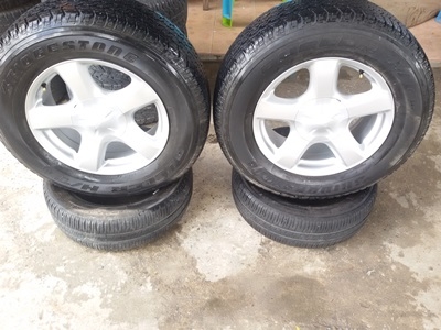 ขายล้อISUZU V Cross 17พร้อมยาง255/65/17ปี0613 4 ล้อ