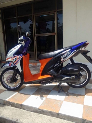 Click 125 i ลายสตีท รุ่น Racing คอมบายเบรค รถสวยสปอร์ต คุณภาพดีมากๆ