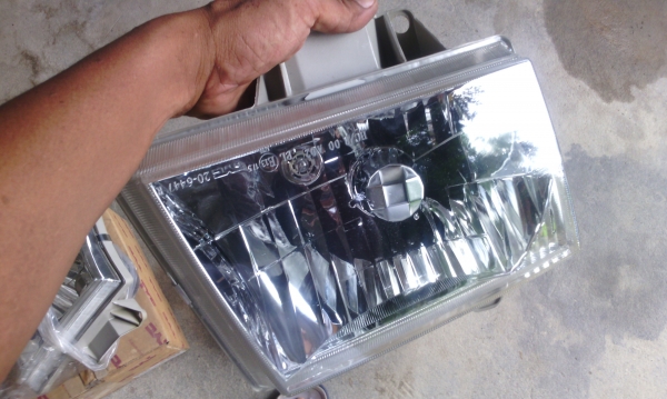 ไฟหน้า+กระจังหน้า มาสด้ากระบะไฟเตอร์