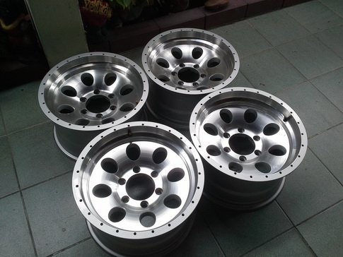 ล้อลายหยดนํ้า 6/139 ขอบ16 กว้าง9 ET0 สภาพสวยๆ 1ชุด