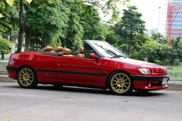 รถเปิดประทุน สภาพเทพๆ เจ้าของขายเองราคาถูกมากๆ รถเปิดประทุน สภาพเทพๆ เจ้าของขายเองราคาถูกมากๆ