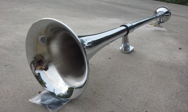 แตรลม  ยาว 1 เมตร