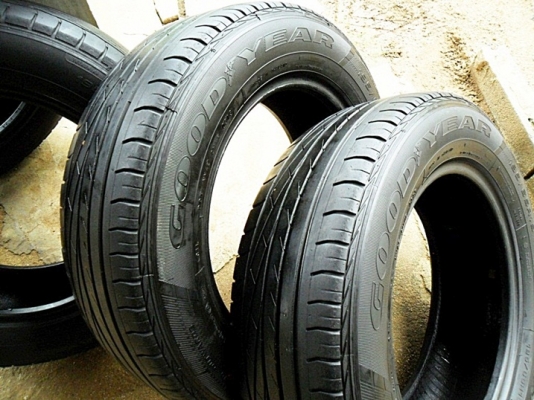 ยางขอบ15 กู๊ดเยียร์ 195-65-R15ลงพื้นปลายปี13(4เส้น2,400บ)
