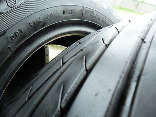 ยางขอบ15 กู๊ดเยียร์ 195-65-R15ลงพื้นปลายปี13(4เส้น2,400บ)