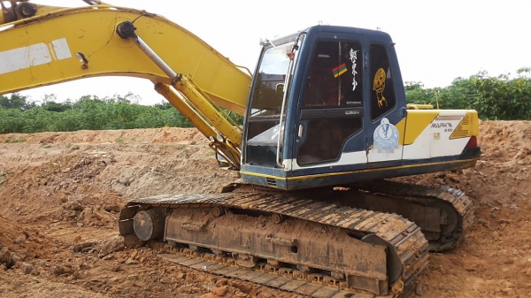 **900,000 บ.ต่อรอง/// แบคโฮสวยๆ KOBELCO SK200 MARK-3 เล่มทะเบียน **ขาย KOBELCO MARK 3 SK200 แบคโฮสภาพสวย มีเล่มฯ พร้อมลุย HYD.EXCAVATOR KOBELCO SK200 MARK-3 (ซีเรียล)S/N.YN-11603 เก๋งน้ำเงินแท้ เครื่องเดิม ปั้มเดิม ไฟฟ้าตัด เครื่อง/ปั้ม เช็ค-ฟิต ใหม่ ไม่น