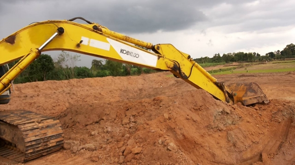 **900,000 บ.ต่อรอง/// แบคโฮสวยๆ KOBELCO SK200 MARK-3 เล่มทะเบียน **ขาย KOBELCO MARK 3 SK200 แบคโฮสภาพสวย มีเล่มฯ พร้อมลุย HYD.EXCAVATOR KOBELCO SK200 MARK-3 (ซีเรียล)S/N.YN-11603 เก๋งน้ำเงินแท้ เครื่องเดิม ปั้มเดิม ไฟฟ้าตัด เครื่อง/ปั้ม เช็ค-ฟิต ใหม่ ไม่น