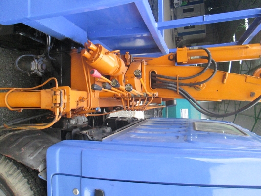 ขาย อีซูซุ 4 ล้อกลาง ติดเครน tadano2 ตัน