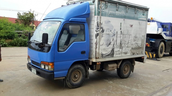 ขายรถบรรทุก 4 ล้อ ปี2546 100 แรง