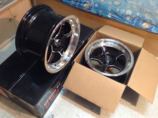 แม็กWeldใหม่มือ1ขอบ 15 นิ้ว 4 รู 100 กว้าง 8 นิ้วออฟ20 แม็กWeldใหม่มือ1ขอบ 15 นิ้ว 4 รู 100 กว้าง 8 นิ้วออฟ20