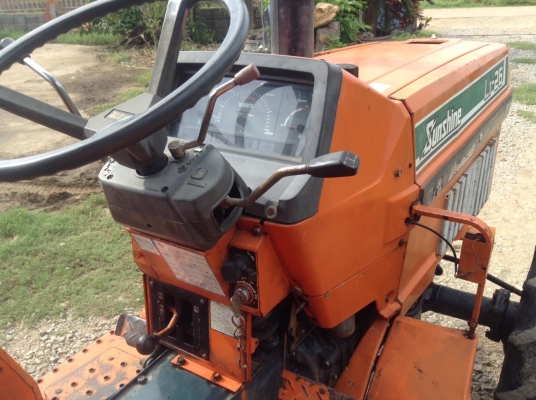 ขายคูโบต้า KUBOTA L1-26 เครื่องดี เกียร์ดี สภาพเยี่ยม พร้อมผาน3 ครับ