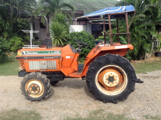 ขายคูโบต้า KUBOTA L1-26 เครื่องดี เกียร์ดี สภาพเยี่ยม พร้อมผาน3 ครับ