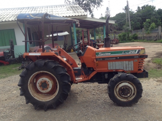 ขายคูโบต้า KUBOTA L1-26 เครื่องดี เกียร์ดี สภาพเยี่ยม พร้อมผาน3 ครับ