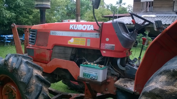 ขายรถไถคูโบต้า90แรงม้าM9000พร้อมอุปกรณ์เจ้าของขายเอง0917832984