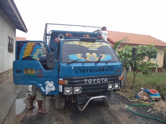 ขาย200000บาทรถ6ล้อ 115แรง สภาพสวยพร้อมใช้งาน เอกสารพร้อมโอน