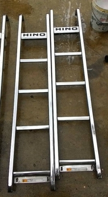 ขายบันไดข้าง HINO  MEGA เก่าญี่ปุ่นสวยๆ