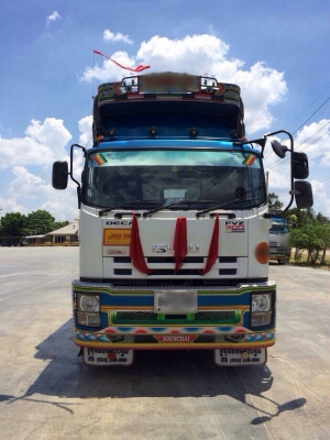 ขายรถพ่วง 18 ล้อ แม่-ลูก กระบะเนียมคอกเกษตรดั้ม อู่.ซุ่นชัย ISUZU 300 แรง เดิมๆสวยๆมี 4 พ่วง ราคา2350000 สนใจโทรจองด่วน