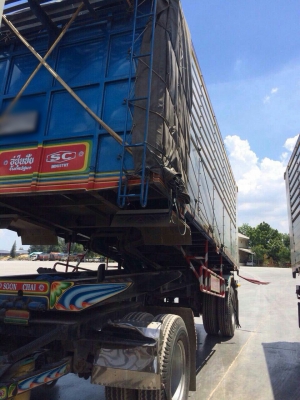 ขายรถพ่วง 18 ล้อ แม่-ลูก กระบะเนียมคอกเกษตรดั้ม อู่.ซุ่นชัย ISUZU 300 แรง เดิมๆสวยๆมี 4 พ่วง ราคา2350000 สนใจโทรจองด่วน