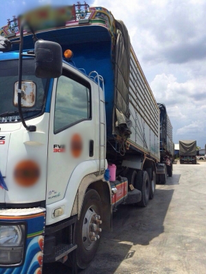 ขายรถพ่วง 18 ล้อ แม่-ลูก กระบะเนียมคอกเกษตรดั้ม อู่.ซุ่นชัย ISUZU 300 แรง เดิมๆสวยๆมี 4 พ่วง ราคา2350000 สนใจโทรจองด่วน