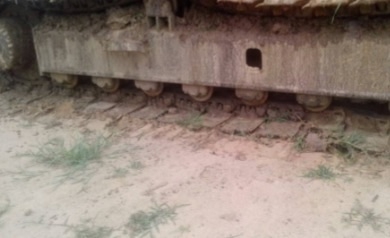 KOMATSU PC 120-5 คอนโทรลยาว รถบอดี้สวยเดิมพร้อมใช้งานได้เลย เครื่องยนต์แน่นแรงดีไม่มีเยิ้ม ปั๊มเดิมๆทำงานเร็วไม่โหลด ภายในห้องเก๋งสะอาดสวยอุปกรณ์ครบพร้อม ไฟฟ้าตัด ภายนอกบูมอาร์มสวยไม่มีปะไม่มีดาม ช่วงล่างเอวแน่นดี โรลเลอร์โซ่ใบแทรกสภาพดีประมาณ 60\% เฟลมสวย