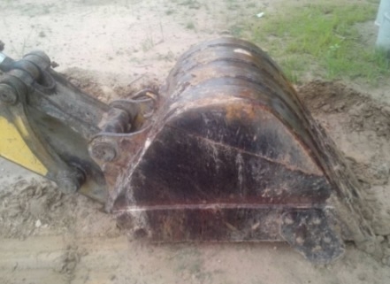 KOMATSU PC 120-5 คอนโทรลยาว รถบอดี้สวยเดิมพร้อมใช้งานได้เลย เครื่องยนต์แน่นแรงดีไม่มีเยิ้ม ปั๊มเดิมๆทำงานเร็วไม่โหลด ภายในห้องเก๋งสะอาดสวยอุปกรณ์ครบพร้อม ไฟฟ้าตัด ภายนอกบูมอาร์มสวยไม่มีปะไม่มีดาม ช่วงล่างเอวแน่นดี โรลเลอร์โซ่ใบแทรกสภาพดีประมาณ 60\% เฟลมสวย