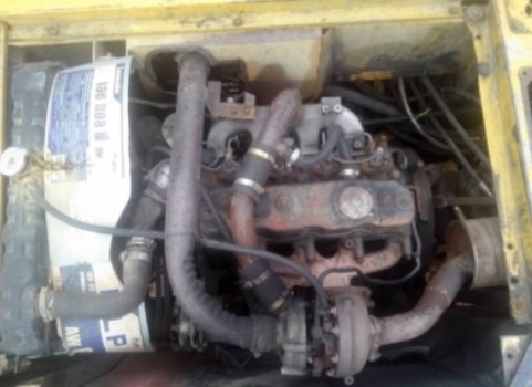 KOMATSU PC 120-5 คอนโทรลยาว รถบอดี้สวยเดิมพร้อมใช้งานได้เลย เครื่องยนต์แน่นแรงดีไม่มีเยิ้ม ปั๊มเดิมๆทำงานเร็วไม่โหลด ภายในห้องเก๋งสะอาดสวยอุปกรณ์ครบพร้อม ไฟฟ้าตัด ภายนอกบูมอาร์มสวยไม่มีปะไม่มีดาม ช่วงล่างเอวแน่นดี โรลเลอร์โซ่ใบแทรกสภาพดีประมาณ 60\% เฟลมสวย