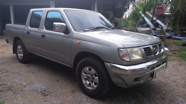 ขาย nissan BIG M ปี 2000 เครื่อง 2700 4 ประตู