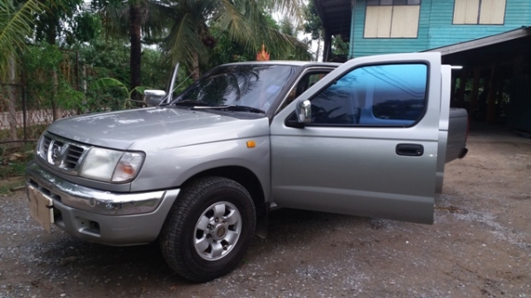 ขาย nissan BIG M ปี 2000 เครื่อง 2700 4 ประตู ขาย nissan BIG M ปี 2000 เครื่อง 2700 4 ประตู