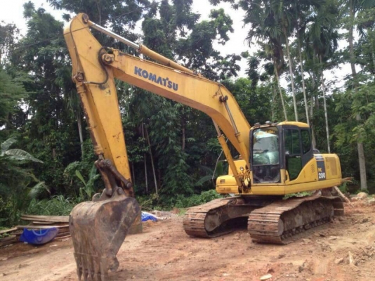 KOMATSU PC 200-7