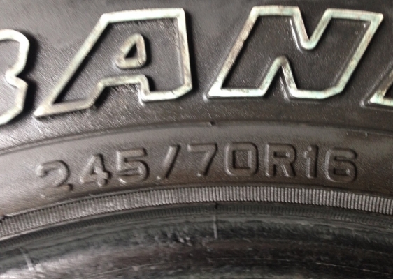 ยาง Dunlop 245 70 16 ปี12 ดอกเยอะ ราคาไม่แพง