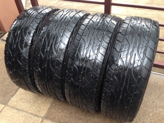 ยาง Dunlop 245 70 16 ปี12 ดอกเยอะ ราคาไม่แพง