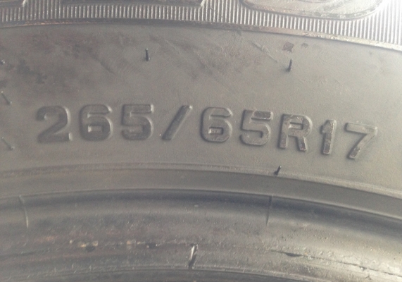 ยาง Dunlop AT22 เบอร์ 265 65 17 ปี13 ดอกเต็ม เนื้อนิ่มๆ ไม่มีปะ