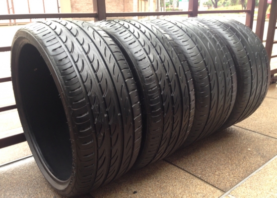 ยาง PIRELLI หน้า 245 30 20 หลัง 305 25 20 ปี12 ดอกเยอะ ไม่มีปะ