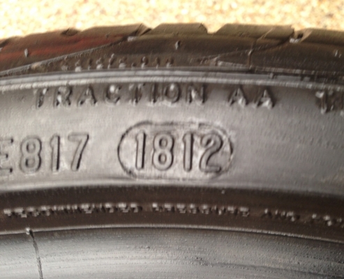 ยาง PIRELLI หน้า 245 30 20 หลัง 305 25 20 ปี12 ดอกเยอะ ไม่มีปะ ยาง PIRELLI หน้า 245 30 20 หลัง 305 25 20 ปี12 ดอกเยอะ ไม่มีปะ