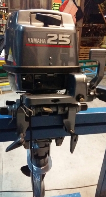 ***ขาย เครื่องยามาฮ่า 25 แรง  ( หางสั้น ) ภายในใหม่กริ๊บ เครื่องสดมากๆ เก็บแต่งานสีภายนอกใหม่หมดทั้งตัว พร้อมใช้ สภาพเครื่องเหมือนออกห้างคับ...  ราคา 42,000 บาท    สนใจติดต่อ 0891624420 LINE ID #  jdedd38 หรือ inbox เลยจ้า.....