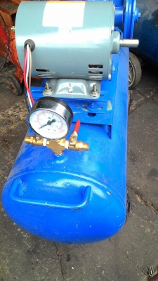 ขายปั๊มลม 1 เครื่อง tel.081-427-3941