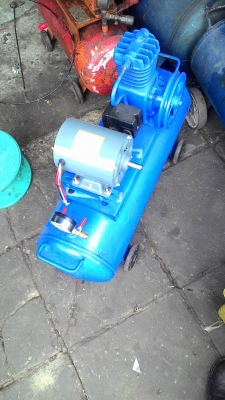 ขายปั๊มลม 1 เครื่อง tel.081-427-3941