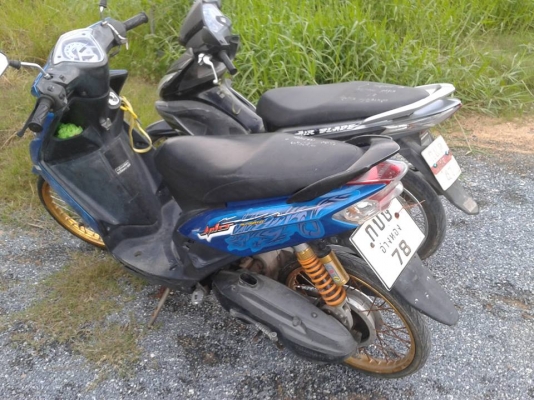 ขาย Honda Air Blade 2012 + YAMAHA Mio ZX ปี2012