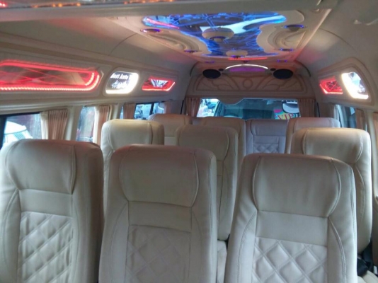 โทร 0922726669 คุณตันหยงดูแลค่ะ รถตู้ดีเซลล์ ปี 2014 เกียร์ธรรมดา แต่งวีไอพี เบาะ สี่แถว