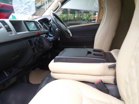 โทร 0922726669 คุณตันหยงดูแลค่ะ รถตู้ดีเซลล์ ปี 2014 เกียร์ธรรมดา แต่งวีไอพี เบาะ สี่แถว