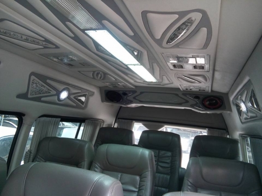 โทร 0922726669 คุณตันหยงดูแลค่ะ รถตู้ดีเซลล์ ปี 2010 เกียร์ธรรมดา แต่งวีไอพี แอร์ไมโครบัส