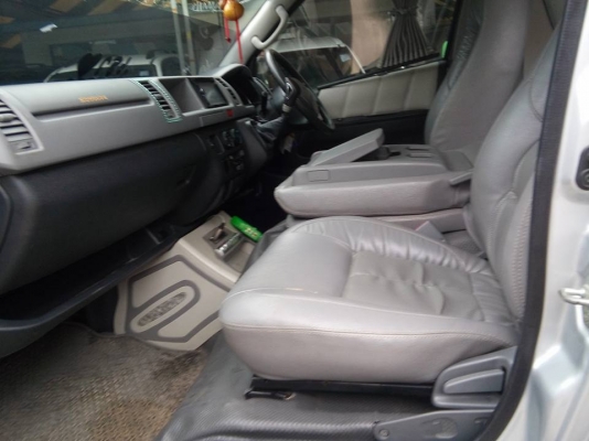 โทร 0922726669 คุณตันหยงดูแลค่ะ รถตู้ดีเซลล์ ปี 2010 เกียร์ธรรมดา แต่งวีไอพี แอร์ไมโครบัส