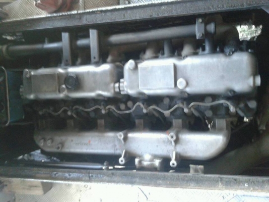 ่ISUZU 200 ขายพร้อมตัวถังรถบัส เครื่อง NISSAN PD-200 ช่วงล่าง 200  แชสซีเหมือน FTR