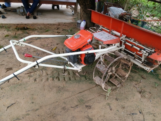 ขายรถเกี่ยวข้าว